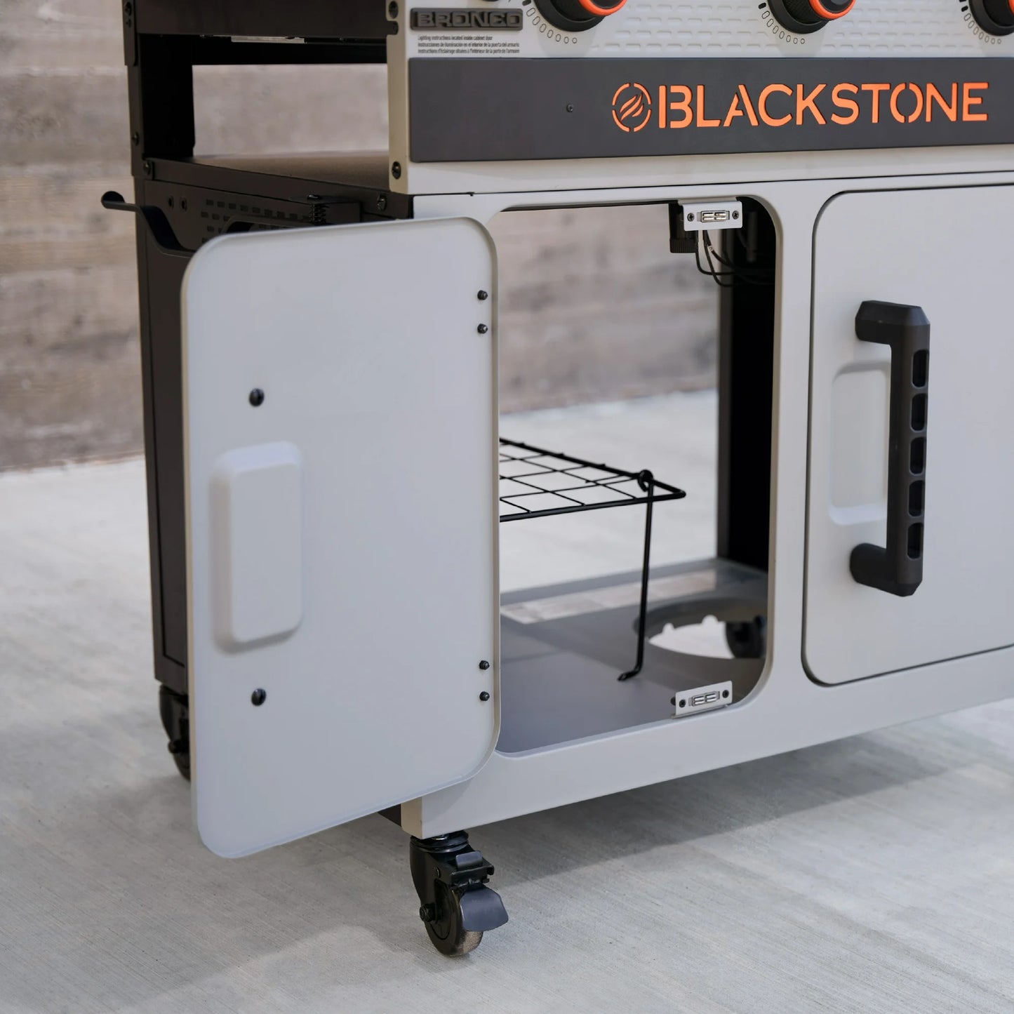 Blackstone Bronco 3-Burner 28" XL Omnivore Griddle with Dual Side Shelves and Cabinet