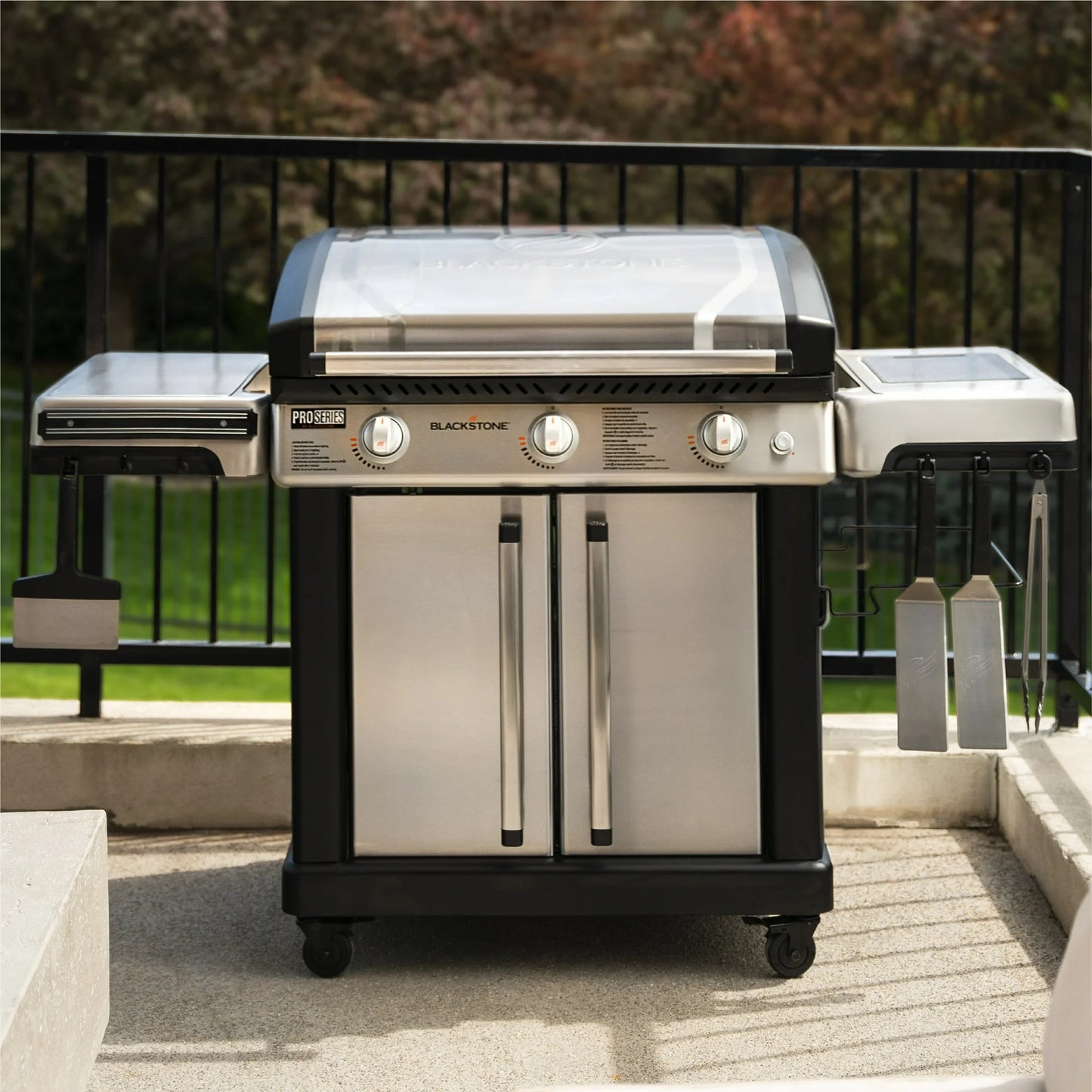 Blackstone ProSeries 3-Burner 28” XL Propane Griddle with Stainless Steel Cabinet and Hood