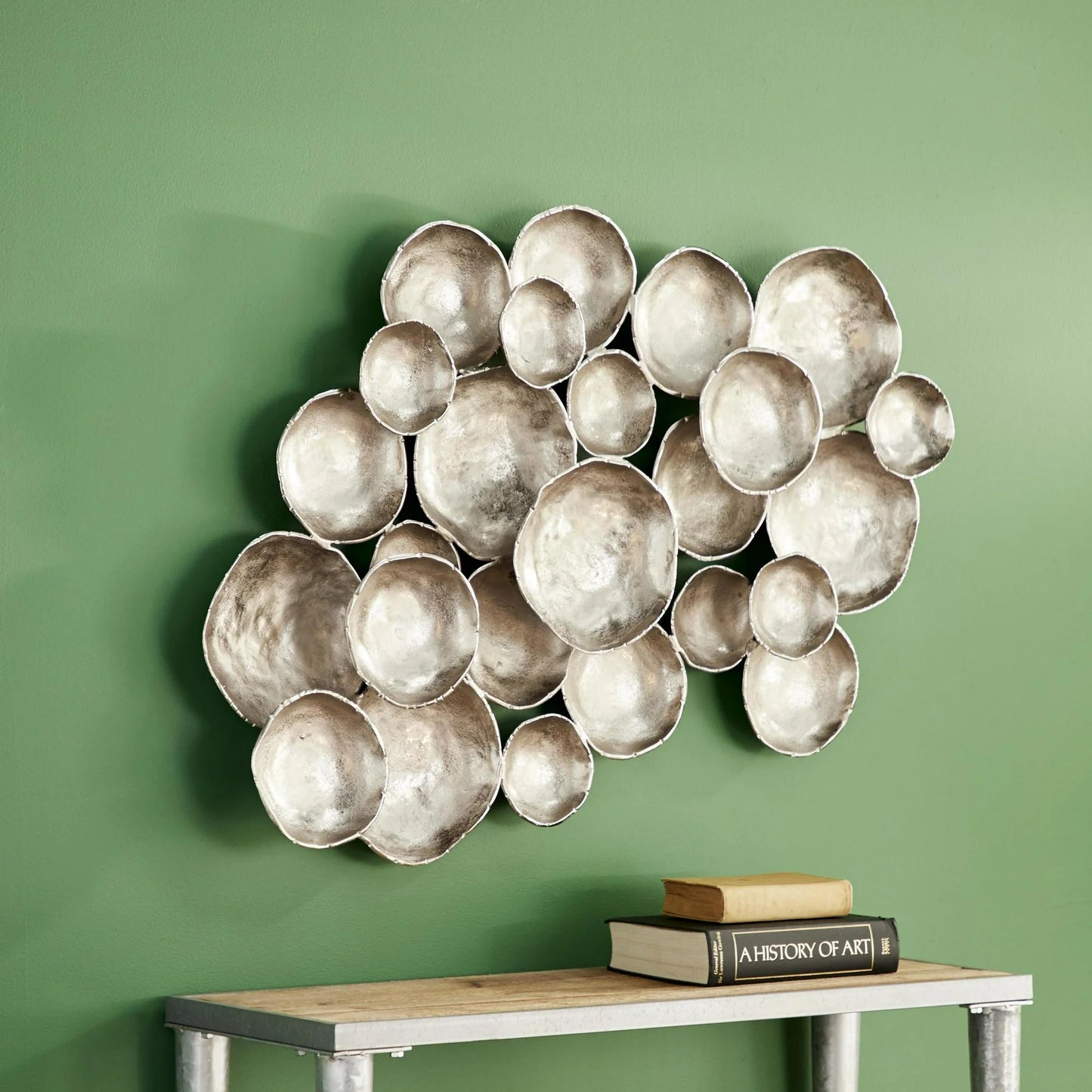 DecMode Silver Aluminum Metal Plate Wall Decor with Uneven Edges