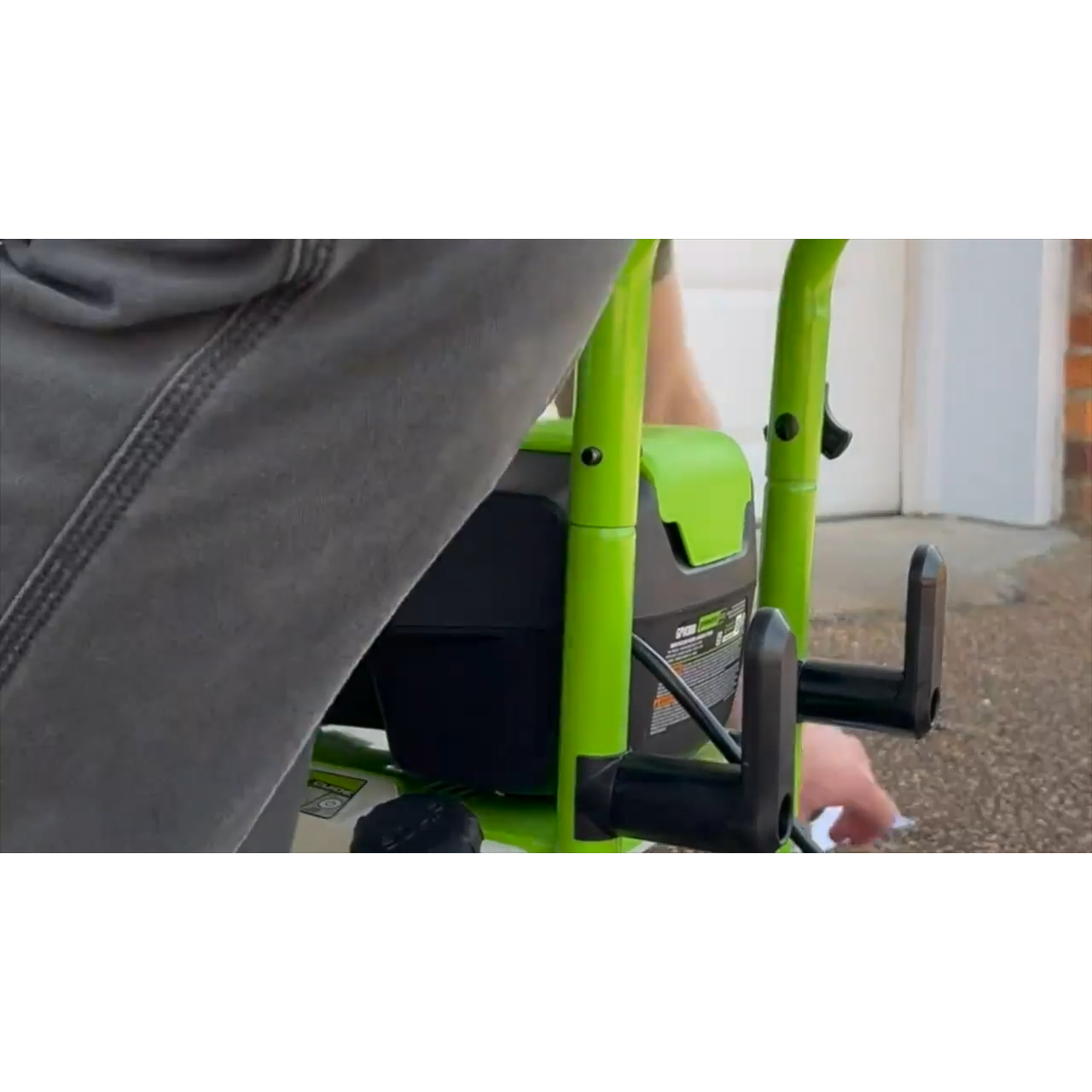 Greenworks Pro Brushless 3000PSI 2.0 GPM Max / 1.1 GPM Electric Pressure Washer