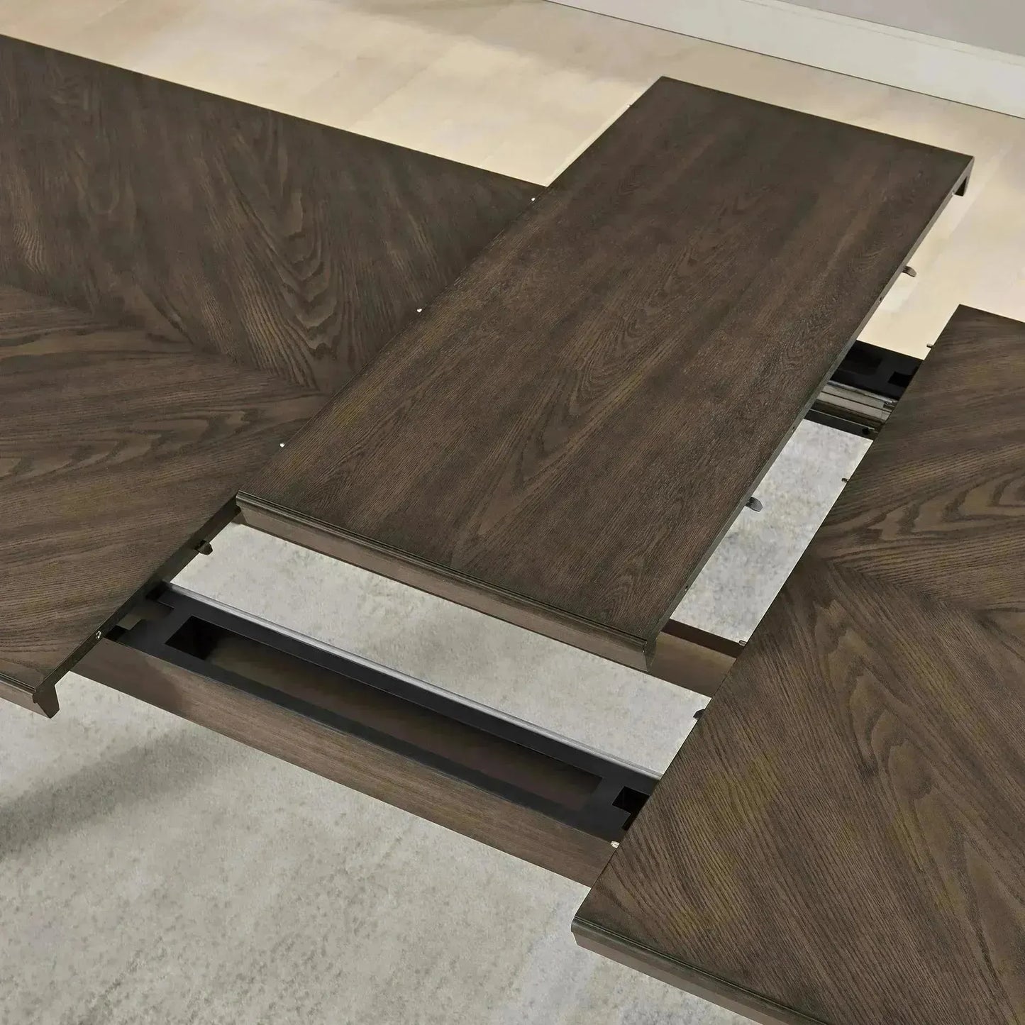 Thomasville Anacortes 9-Piece Dining Table Set